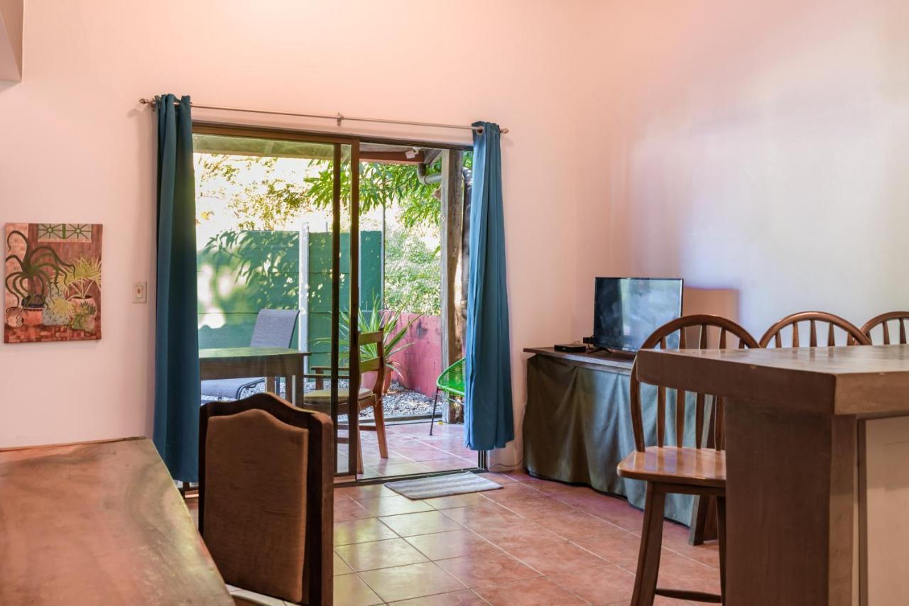Hotel Mahayana Tamarindo Kültér fotó