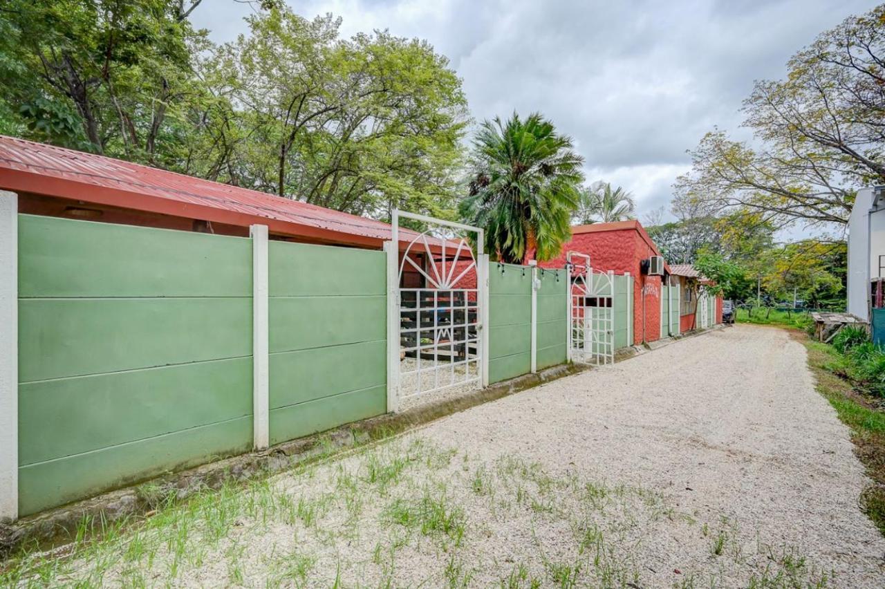 Hotel Mahayana Tamarindo Kültér fotó