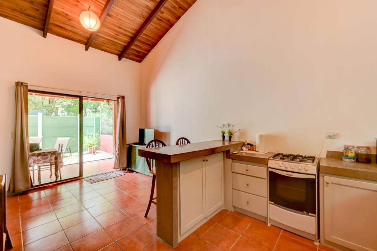 Hotel Mahayana Tamarindo Kültér fotó