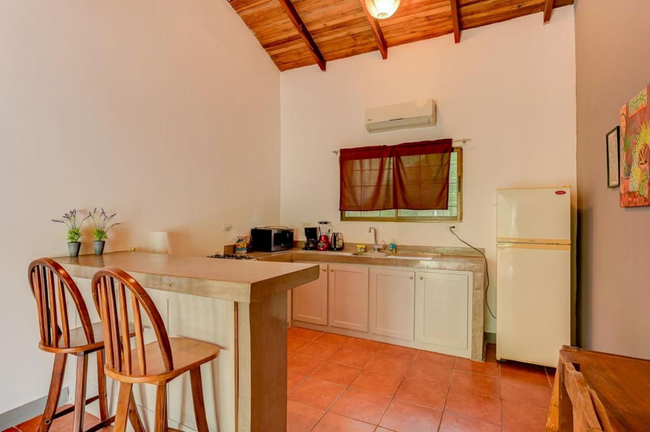 Hotel Mahayana Tamarindo Kültér fotó