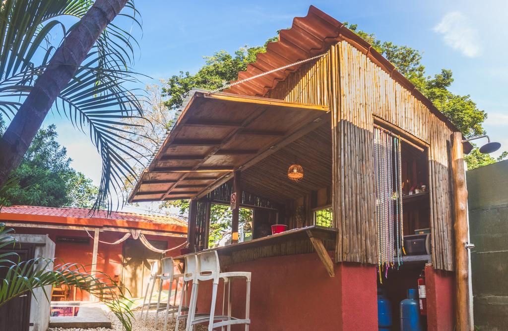 Hotel Mahayana Tamarindo Kültér fotó