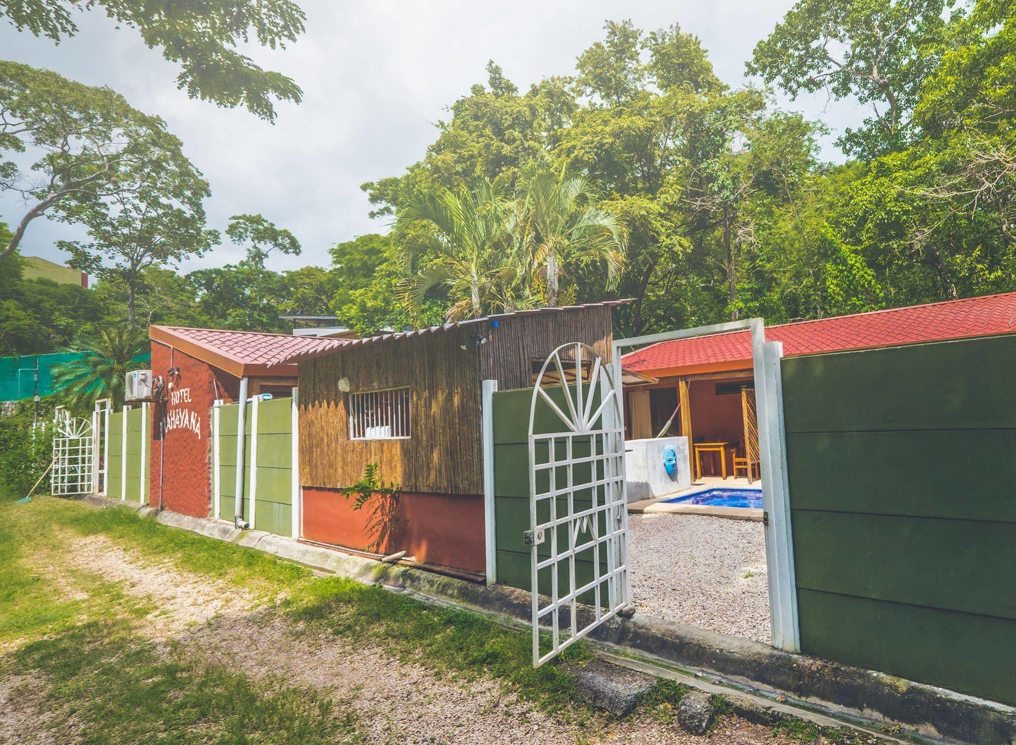 Hotel Mahayana Tamarindo Kültér fotó